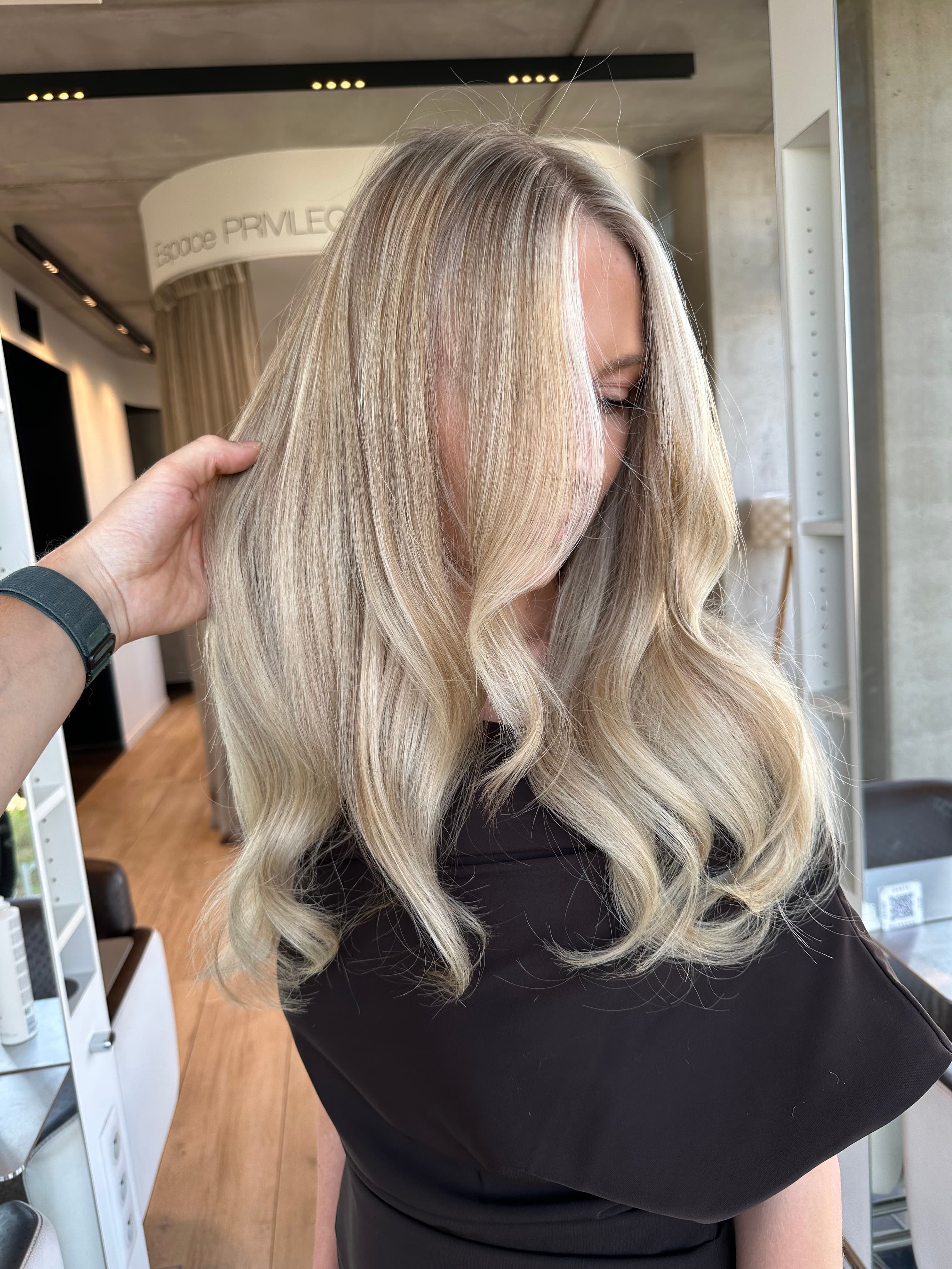 Aura Hair Lab